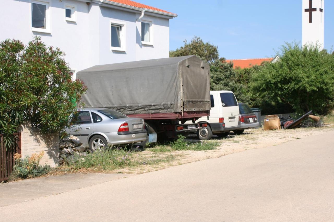 Apartments With A Parking Space Mandre, Pag - 6405 Kolan Extérieur photo