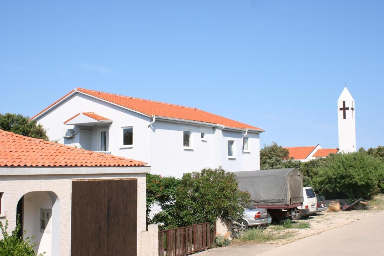 Apartments With A Parking Space Mandre, Pag - 6405 Kolan Extérieur photo