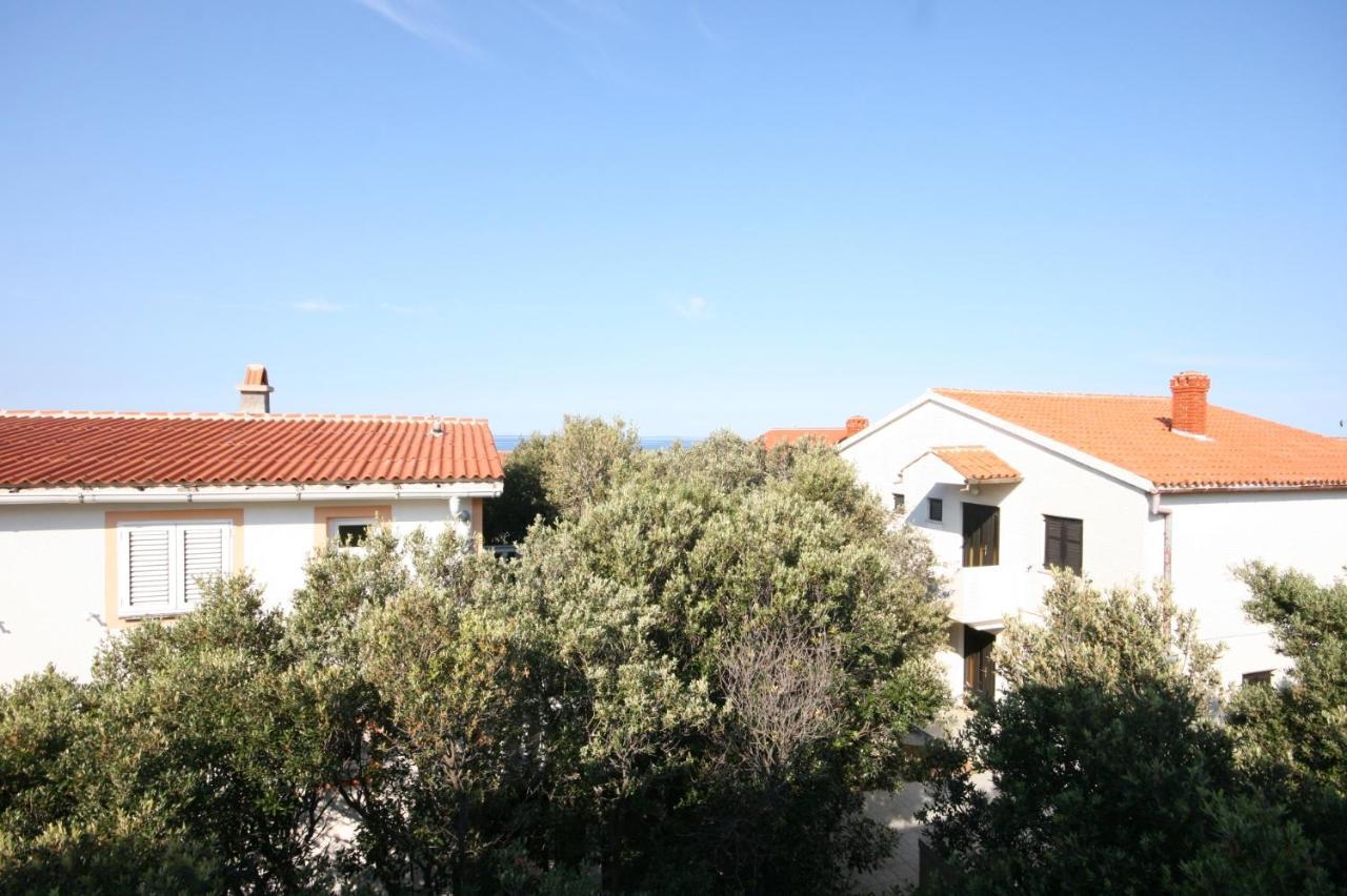 Apartments With A Parking Space Mandre, Pag - 6405 Kolan Extérieur photo
