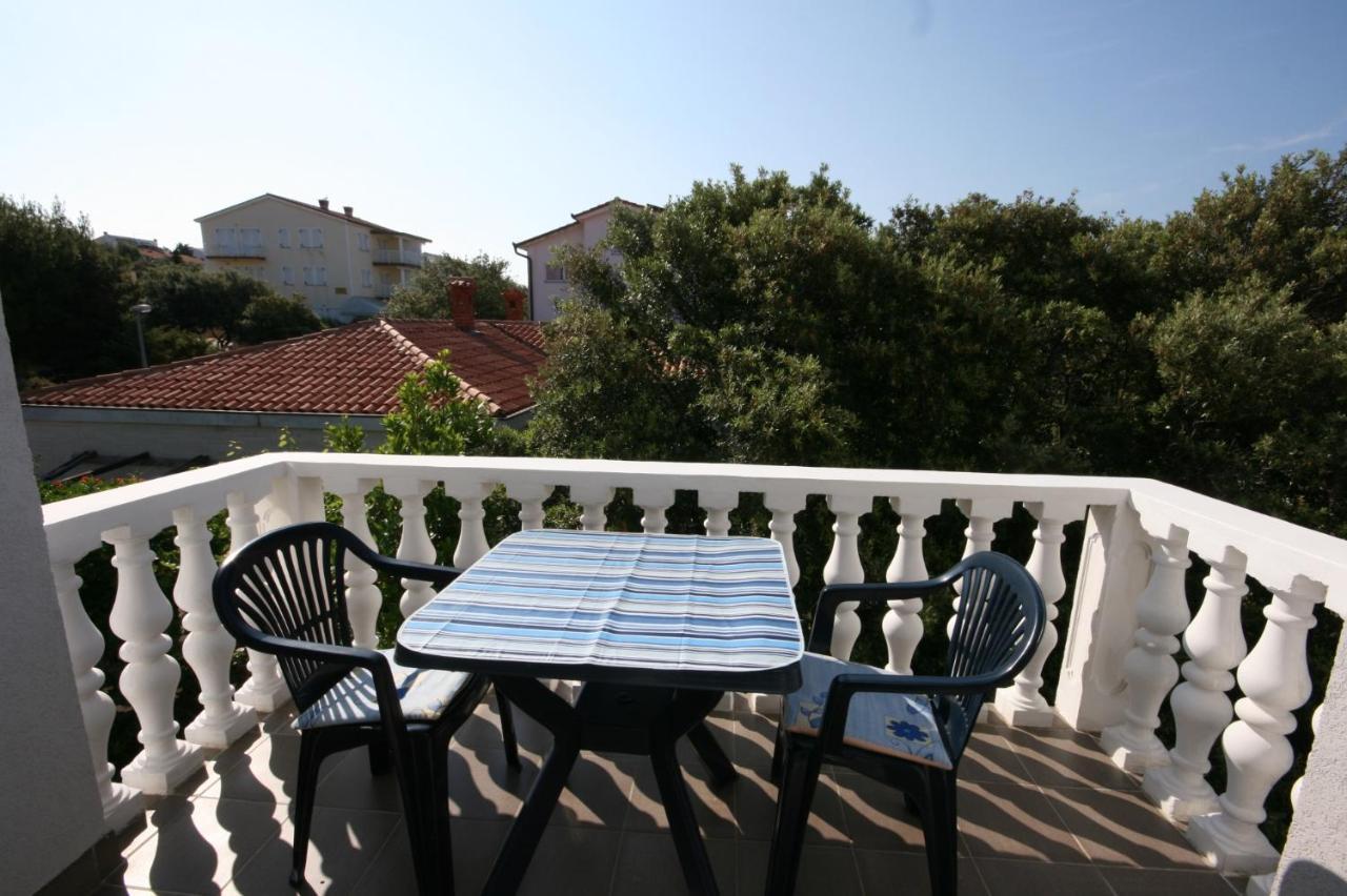 Apartments With A Parking Space Mandre, Pag - 6405 Kolan Extérieur photo