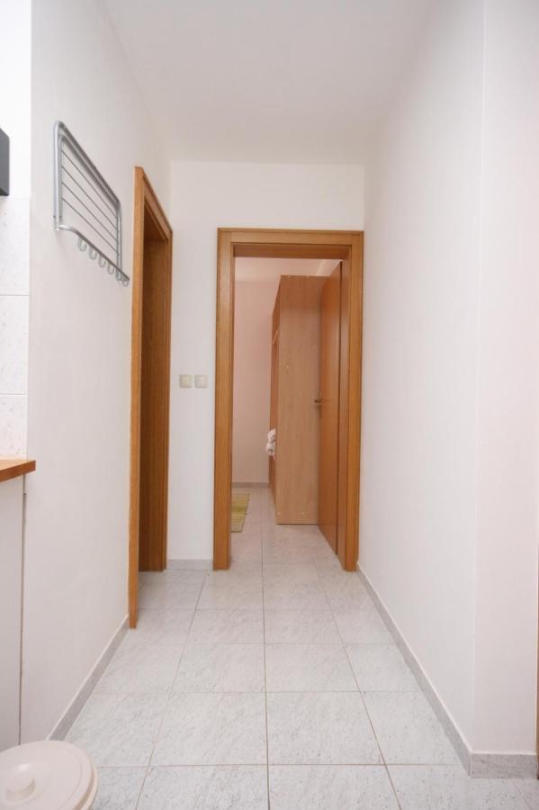 Apartments With A Parking Space Mandre, Pag - 6405 Kolan Extérieur photo