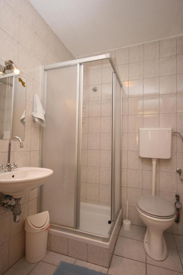 Apartments With A Parking Space Mandre, Pag - 6405 Kolan Extérieur photo