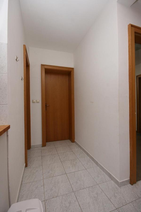 Apartments With A Parking Space Mandre, Pag - 6405 Kolan Extérieur photo