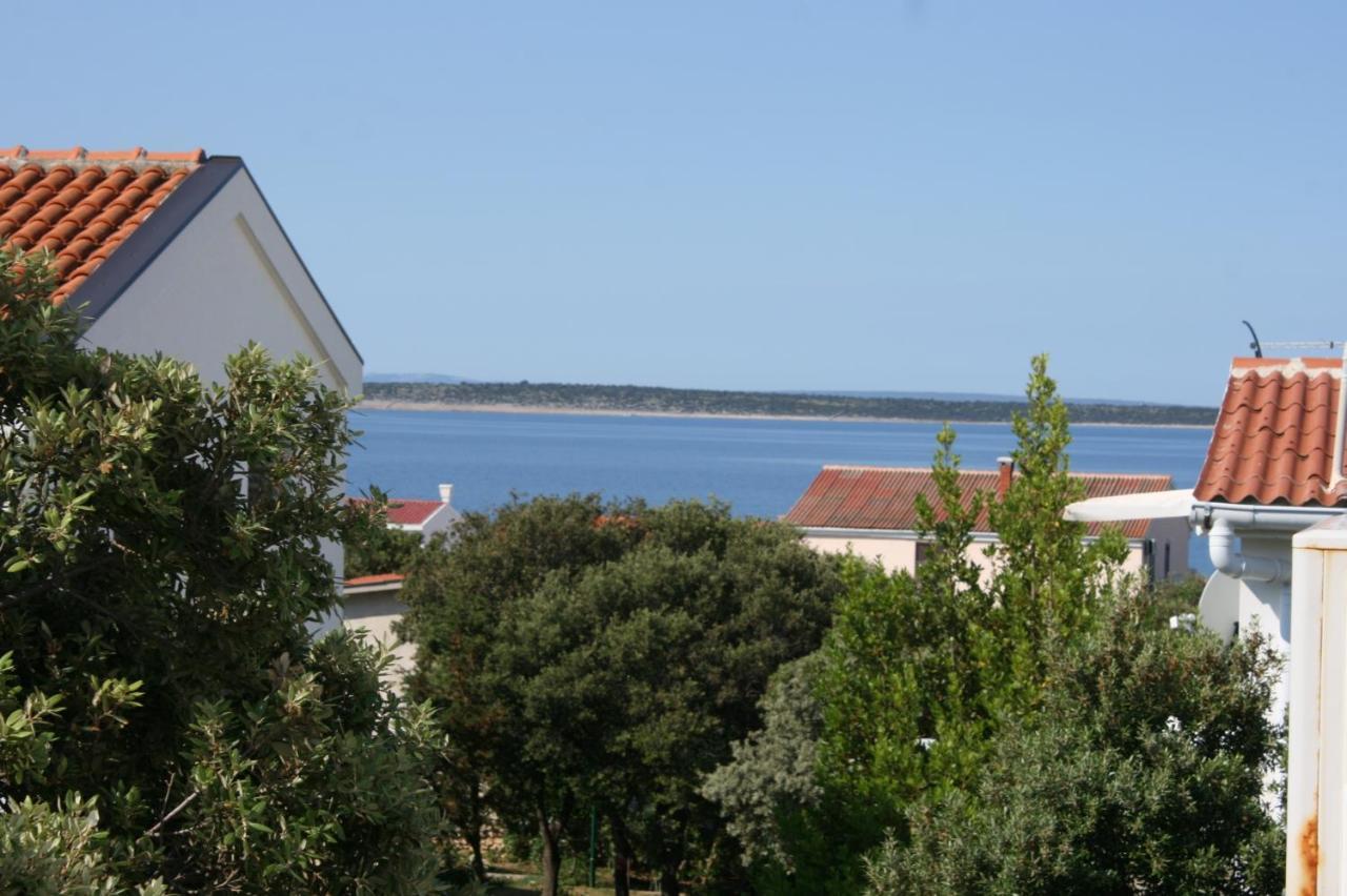 Apartments With A Parking Space Mandre, Pag - 6405 Kolan Extérieur photo