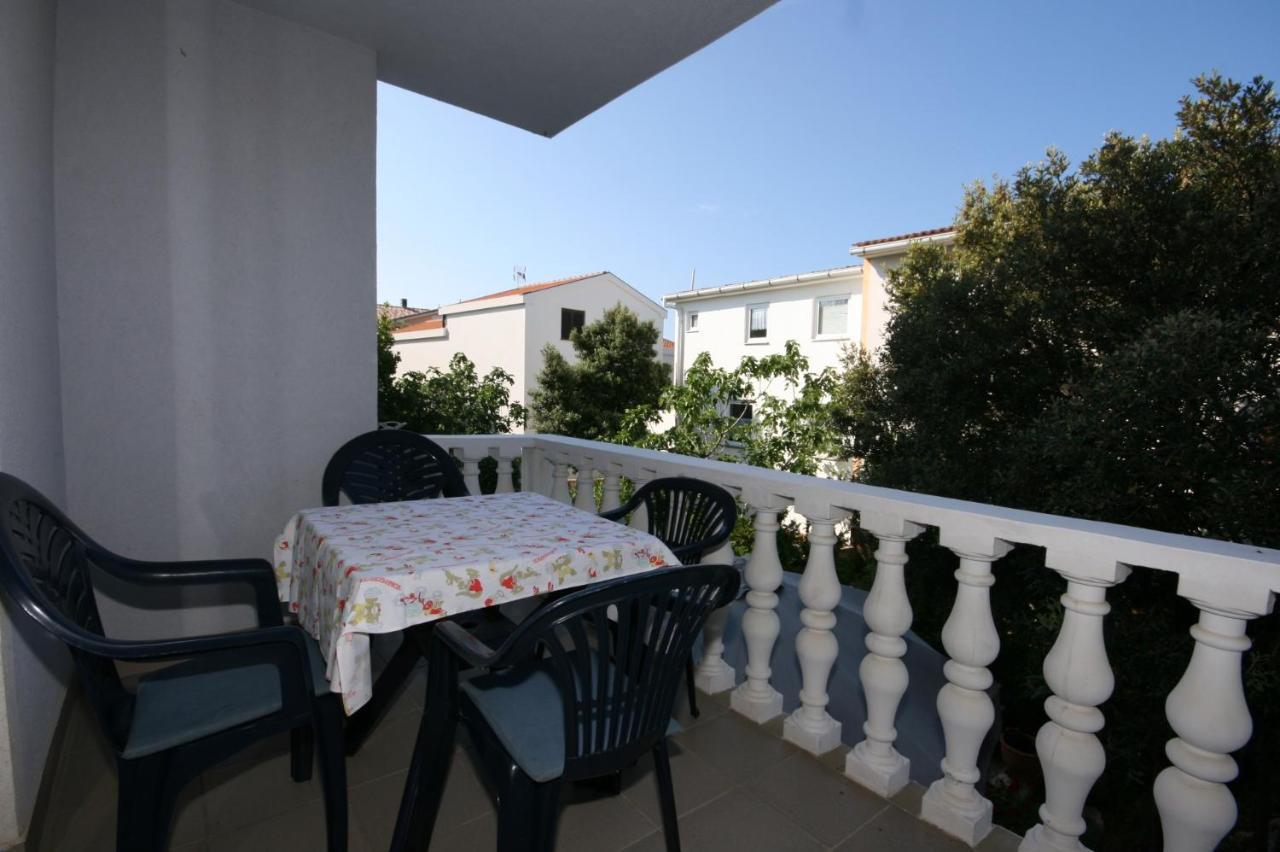 Apartments With A Parking Space Mandre, Pag - 6405 Kolan Extérieur photo