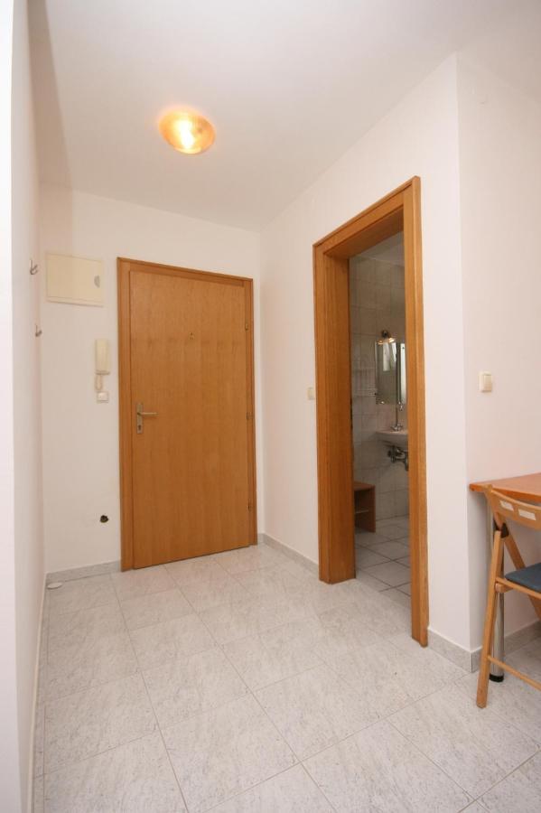 Apartments With A Parking Space Mandre, Pag - 6405 Kolan Extérieur photo