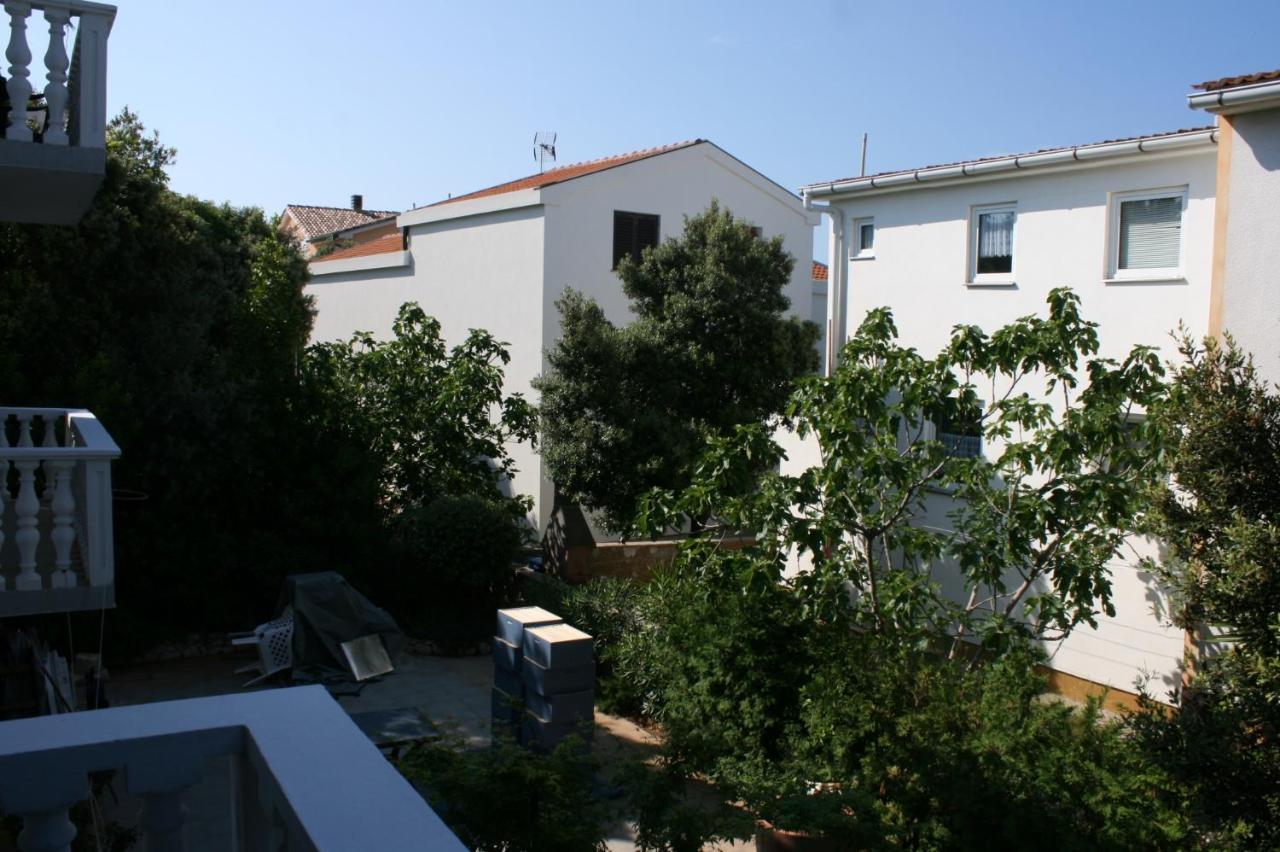 Apartments With A Parking Space Mandre, Pag - 6405 Kolan Extérieur photo