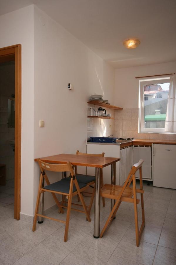 Apartments With A Parking Space Mandre, Pag - 6405 Kolan Extérieur photo