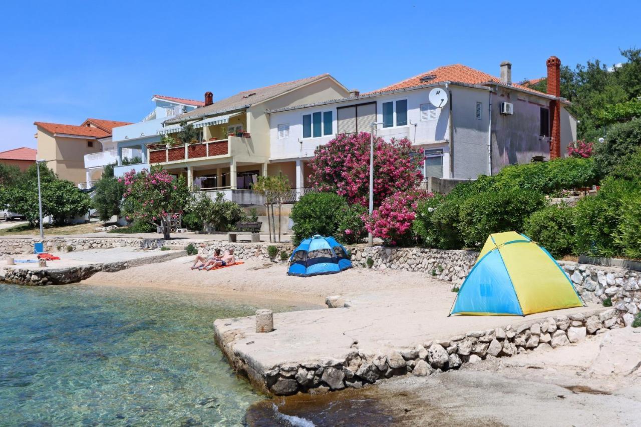 Apartments With A Parking Space Mandre, Pag - 6405 Kolan Extérieur photo