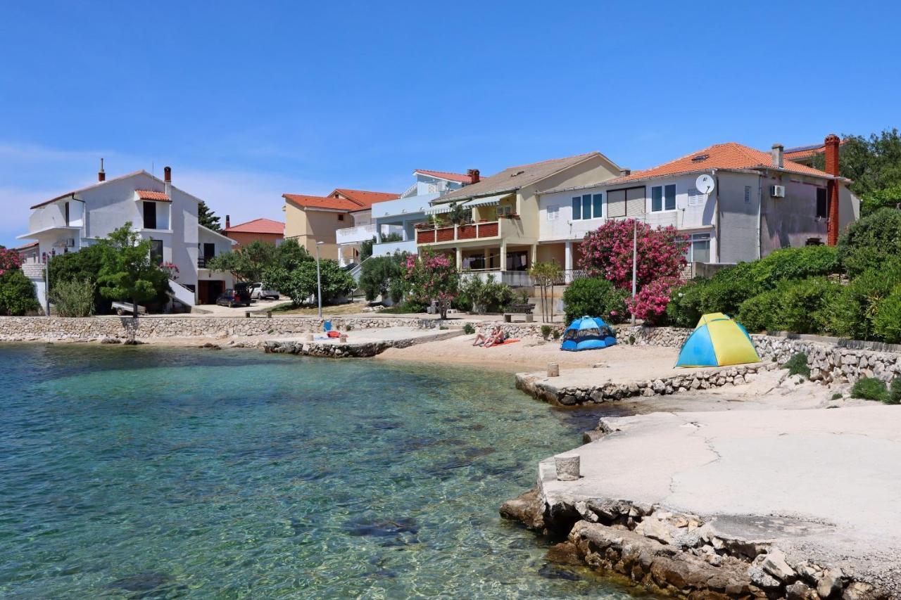 Apartments With A Parking Space Mandre, Pag - 6405 Kolan Extérieur photo